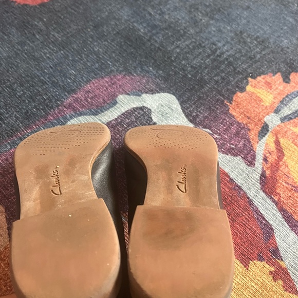 Women’s Clarks Chelsea Boots - Picture 3 of 5